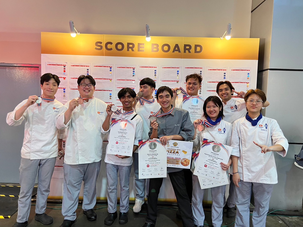 อาจารย์-นักศึกษาวิทยาลัยดุสิตธานี ยกขบวนกวาดรางวัล รายการแข่งขันทำอาหารที่ใหญ่ที่สุดของไทย