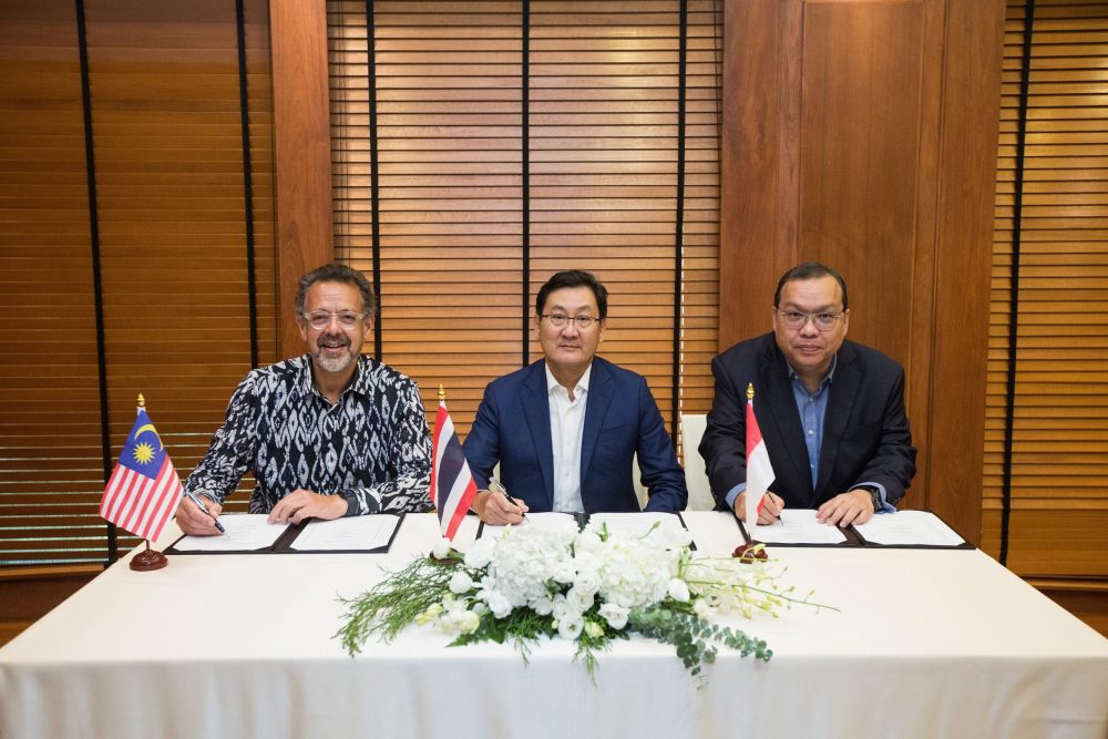 BURSA MALAYSIA, IDX, AND SET INK MEMORANDUM OF UNDERSTANDING Driving Stronger Cross-Border Collaboration for an Inter-Regional ESG-linked Ecosystem in ASEAN