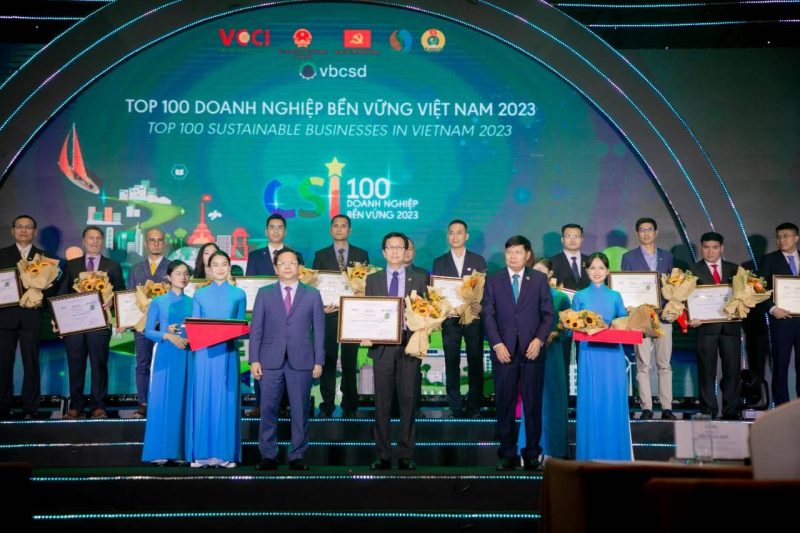 ซีพี เวียดนาม ติดอันดับ Top 100 สุดยอดองค์กรธุรกิจยั่งยืนที่โดดเด่น ของเวียดนาม ต่อเนื่องเป็นปีที่ 8