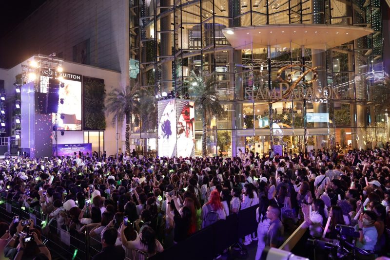 สยามพารากอนเปิดเวทีฉลองปีใหม่ก่อนใคร คว้า ยองแจ GOT7 จัดเต็มโชว์สุดพิเศษ ในงาน Siam Paragon The Glorious Countdown Celebration 2024