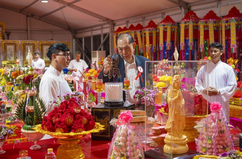 ณ วิหาร อี่ ทง เทียน ไท้ กบินทร์บุรี จัดพิธีสมโภชใหญ่ประจำปี สาธุชนร่วมรับพรดีๆ รับปีใหม่กับองค์พระโพธิสัตว์กวนอิม