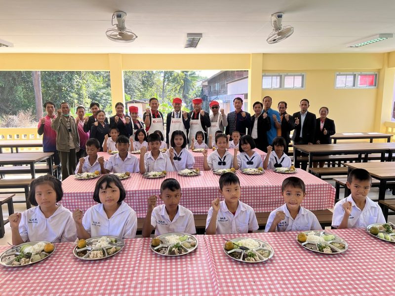 มูลนิธิอายิโนะโมะโต๊ะ ส่งมอบอาคารโรงอาหารอายิโนะโมะโต๊ะ ให้แก่ โรงเรียนบ้านหนองไผ่ใหม่ผาสุข จังหวัดอุบลราชธานี