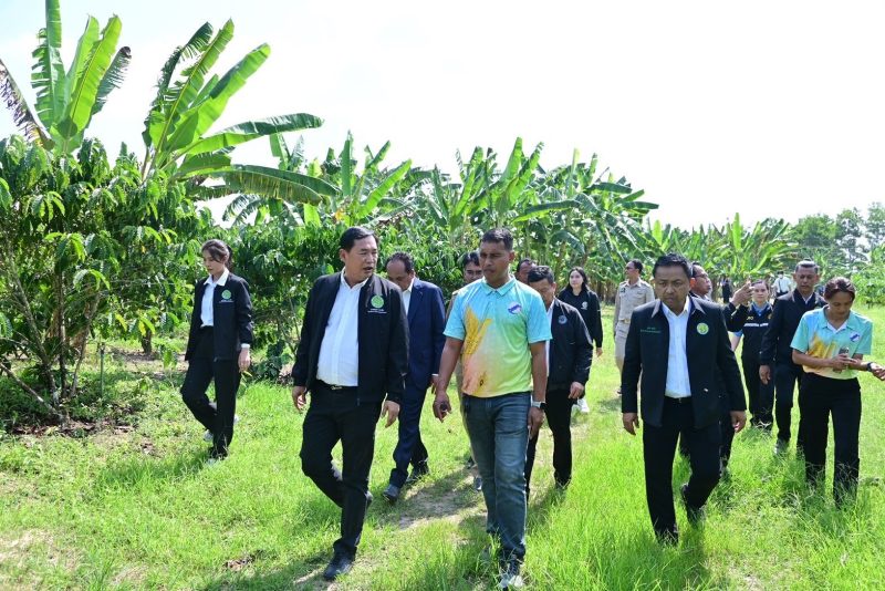 'รมช.อนุชา' ชื่นชม สหกรณ์การเกษตรในเขตปฏิรูปที่ดินหงษ์เจริญ ยึดหลักเศรษฐกิจพอเพียง มุ่งพัฒนาพื้นที่ สร้างอาชีพเสริม หลุดพ้นความยากจน