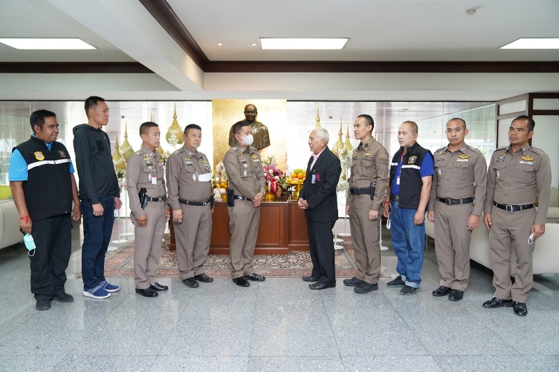 ผกก.สน.บางเขน และคณะฯ เข้าอวยพรและสวัสดีปีใหม่ 2024 ประธานกก.ตร.สน.บางเขนและผู้ช่วยอธิการบดีฯ ม.ศรีปทุม