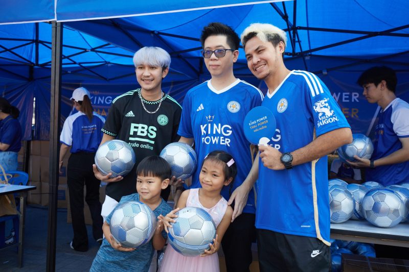 คิง เพาเวอร์ ส่งสุขให้เยาวชนทั่วไทย ใน วันเด็ก ปี 2567 แจกลูกฟุตบอลกว่าแสนลูก!