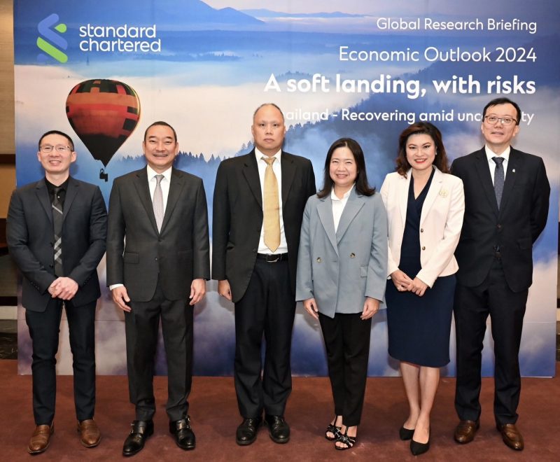 Standard Chartered Bank (Thai) organised its signature Global Research Briefing - Thailand, Recovering amid uncertainty