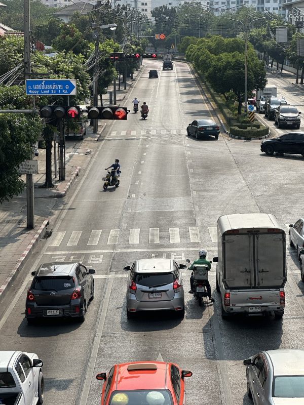 กทม.ปรับปรุงแก้ไขกายภาพสามแยก ถ.นวมินทร์ เพิ่มความปลอดภัยให้ประชาชน