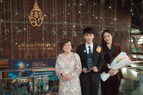 พีท-กันตพร รับรางวัลศิษย์เก่ารุ่นใหม่ดีเด่น ม.มหิดล