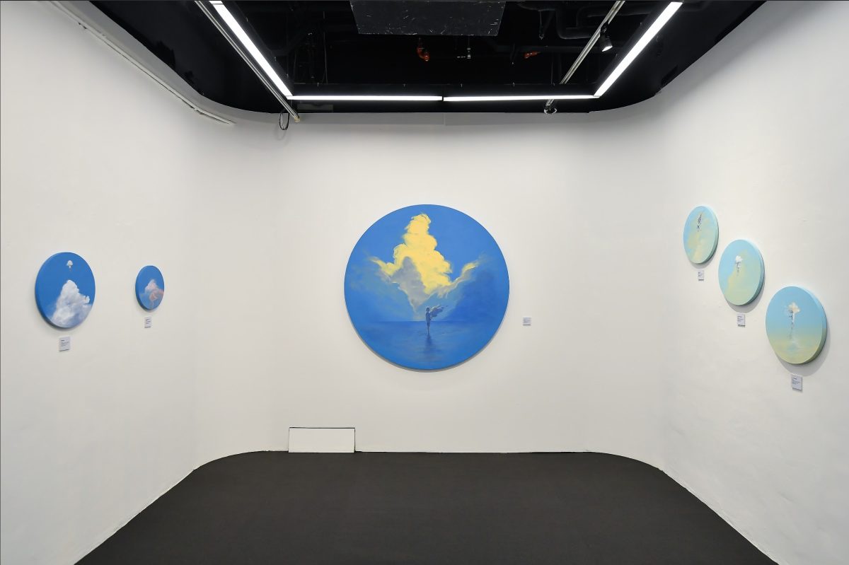 Step into the realm of Cloud Heads in 'Somewhere Only We Know', the debut solo exhibition of 'Art of Hongtae' at River City Bangkok