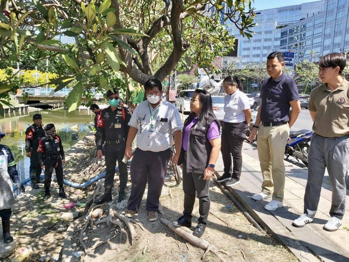 เขตปทุมวันเร่งแก้ปัญหาคนเร่ร่อนและขยะในพื้นที่ พร้อมจัดระเบียบผู้ค้าหน้าสวนลุมพินี