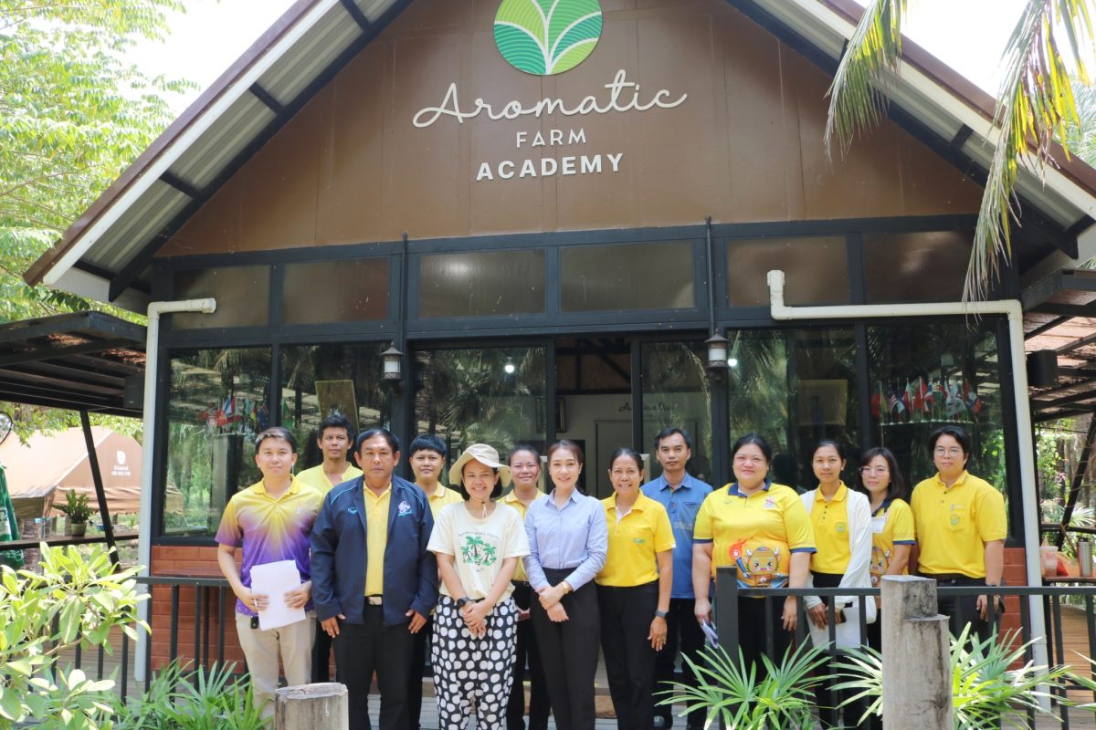 เกษตรเขต 2 ภาคตะวันตก เตรียมความพร้อมขับเคลื่อนศูนย์เรียนรู้การเพิ่มประสิทธิภาพการผลิตสินค้าเกษตร (ศพก.) ภาคตะวันตก