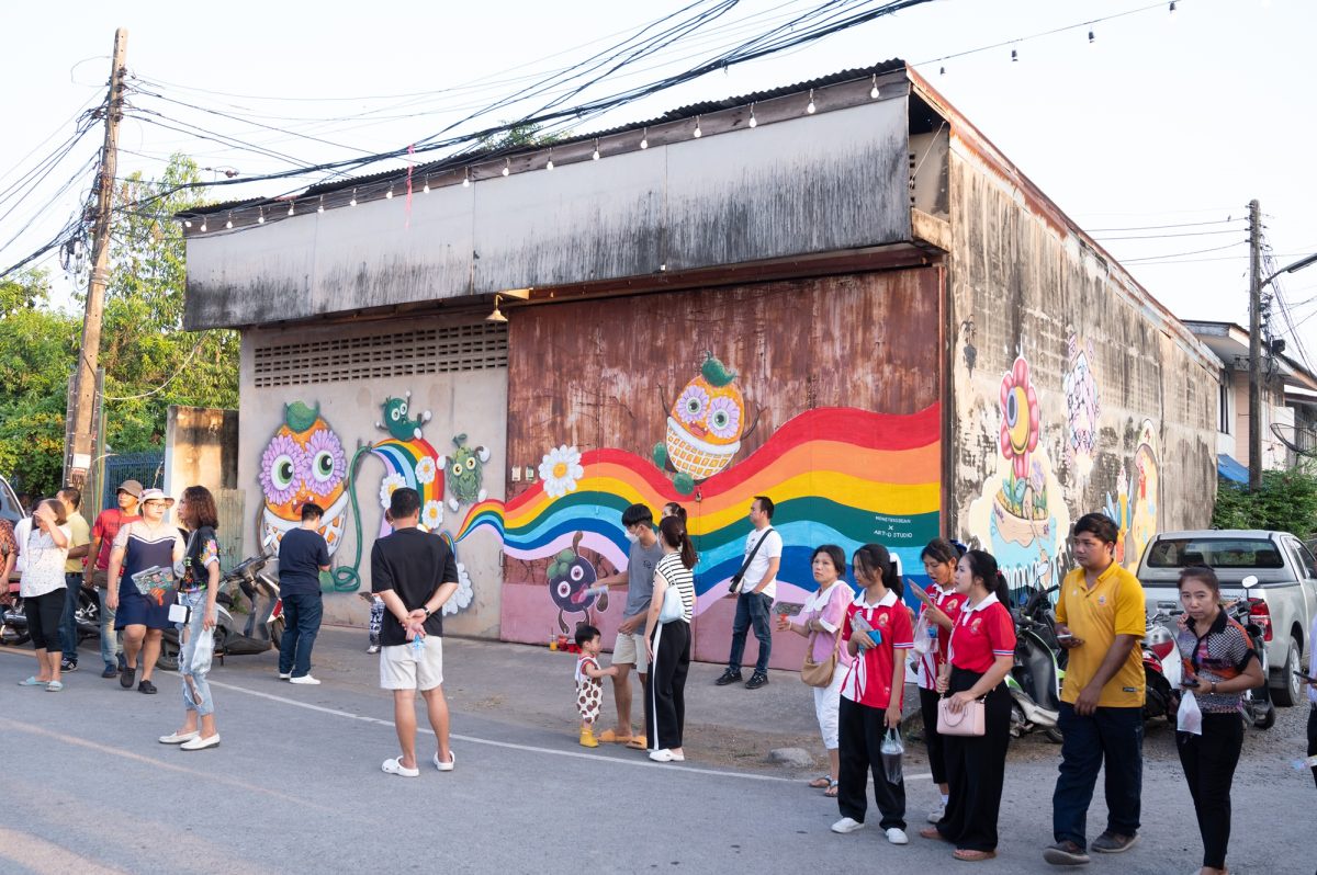 เบเยอร์ สนับสนุนงาน Street art Craft จังหวัดนครนายก มอบสีเนรมิตสตรีทอาร์ตริมน้ำสุดเก๋ บนผนังกว่า 100 เมตร
