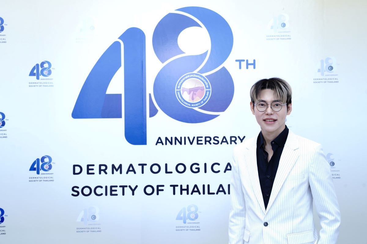 อาจารย์หมอรัสมิ์ภูมิ ถ่ายทอดเทคนิค Triangular Facelift ในงานประชุมแพทย์ผิวหนัง ปี 2567