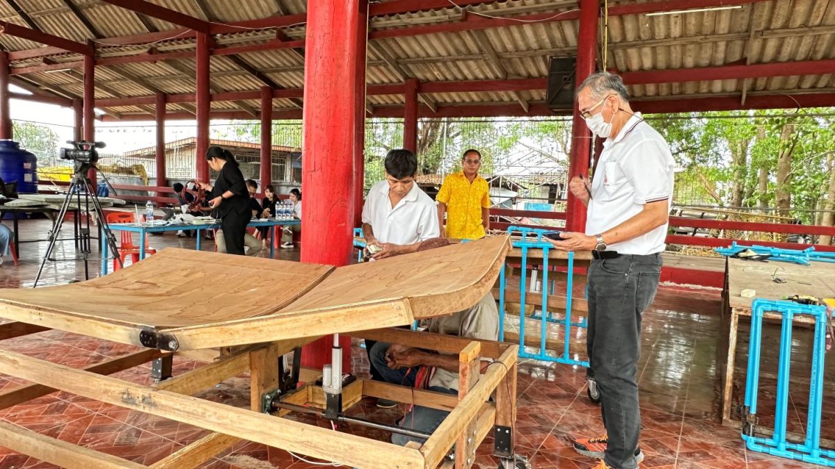 'มข.' ส่งนวัตกรรมเพื่อสังคม 'เตียงอัจฉริยะ' ยกระดับคุณภาพชีวิตสูงวัยป่วย สร้างรอยยิ้ม สร้างรายได้ชุมชน