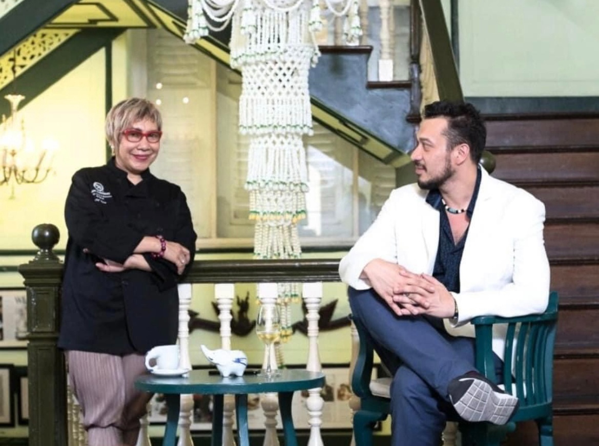 Blue Elephant Phuket Joins TAT Paris Promotional Campaign of Thailand Master Chef Nooror and Kim Steppe Cook Tom Yam Kung