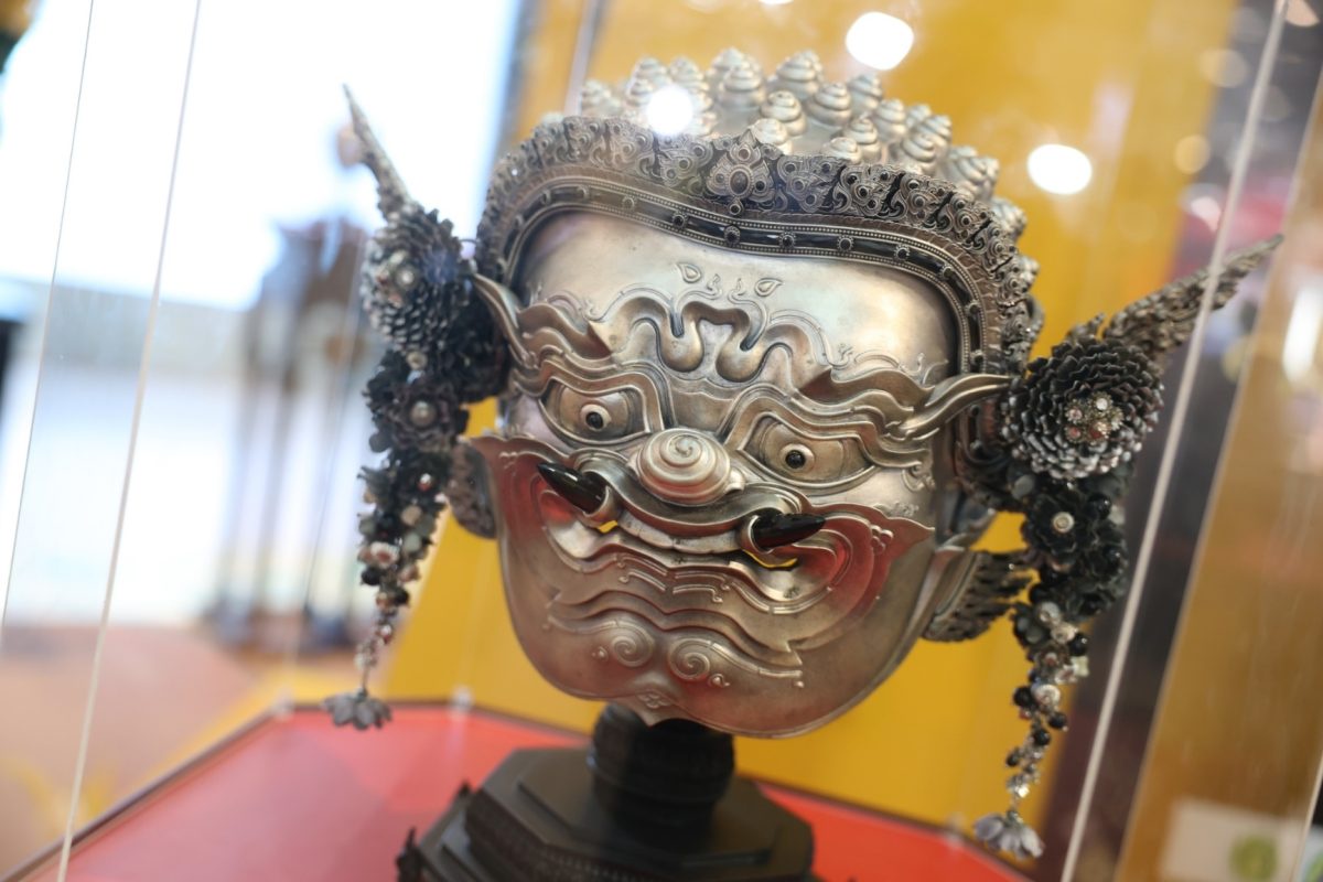 เชิญชมความงดงามของหัวโขน เศียรโลหะ เนื้อเงิน หนึ่งเดียวในโลก ก่อนทูลเกล้าฯถวาย ตั้งแต่วันนี้ ถึง วันที่ 15 กรกฎาคม 2567 ณ ศูนย์การค้าเซ็นทรัล