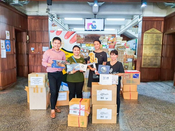 Photo Release: ELEVEN HOTEL BANGKOK DONATED OLD CALENDAR FOR THE BLIND