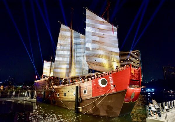 ไอคอนสยาม ชวนสัมผัสแหล่งท่องเที่ยวรูปแบบใหม่แห่งแรกในอาเซียน เรือเจิ้งเจา พิพิธภัณฑ์ลอยน้ำแห่งเดียวบนแม่น้ำเจ้าพระยาบนพื้นที่ประวัติศาสตร์เส้นทางทัพเรือสำเภากู้ชาติในอดีตพร้อมร่วมสักการะ 'สมเด็จพระเจ้าตากสินมหาราช