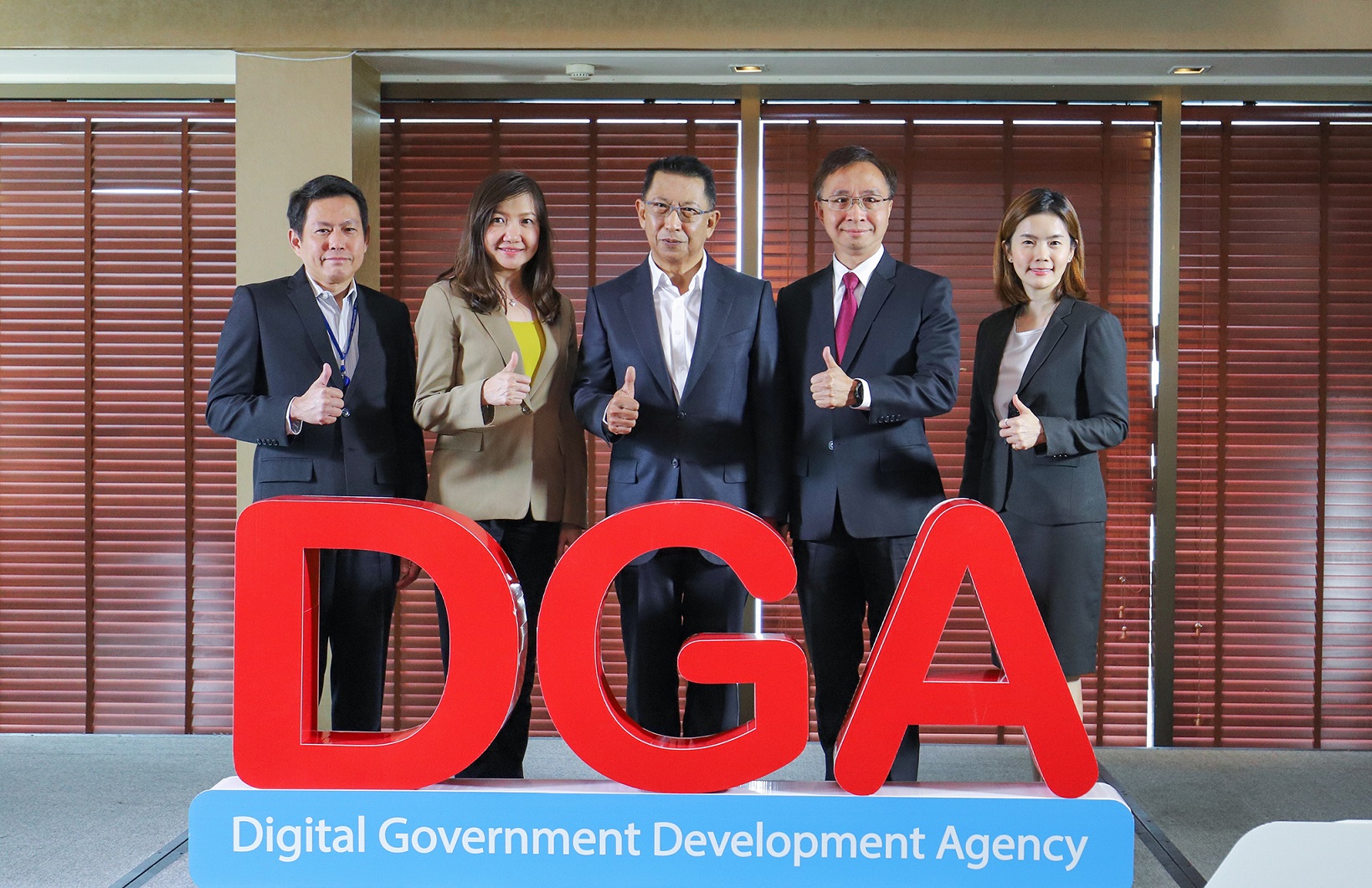 ภาพข่าว: DGA เปิดตัวผู้บริหารใหม่ ตั้งเป้า 3 ปี เปลี่ยนภาครัฐสู่ดิจิทัล เดินหน้ายกระดับบริการที่มีคุณค่าให้ประชาชน