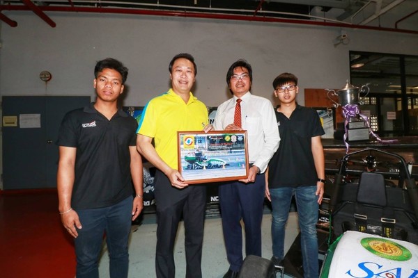 ภาพข่าว: ซัสโก้ แสดงความยินดี Dongtaan Racing Team ชนะเลิศ ในรายการ TSAE Auto Challenge 2020