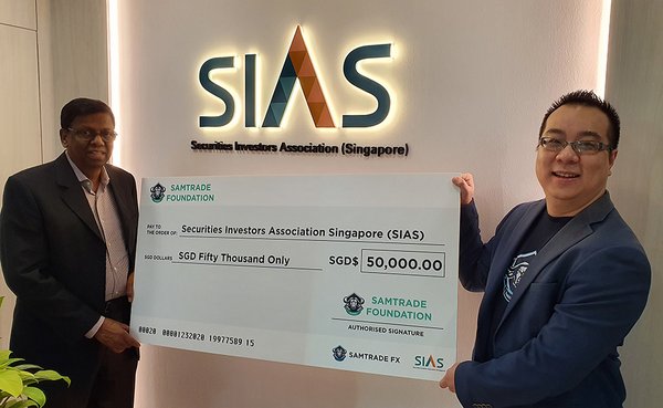 มูลนิธิ Samtrade บริจาคเงิน 50,000 ดอลลาร์สิงคโปร์ ให้กับ SIAS เพื่อสนับสนุนการทำกิจกรรมเพื่อสังคม