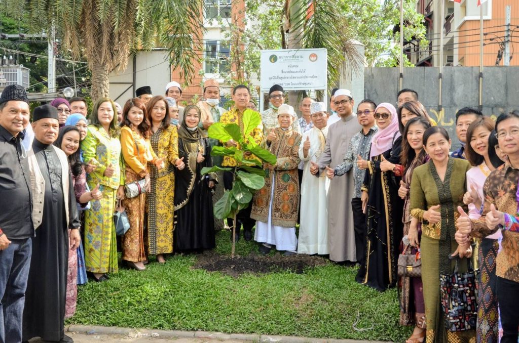 CSR ไอแบงก์รักษ์ชุมชน ปลูกต้นไม้ ปรับปรุงภูมิทัศน์เพิ่มพื้นที่สีเขียว ณ มูลนิธิเพื่อศูนย์กลางอิสลามแห่งประเทศไทย