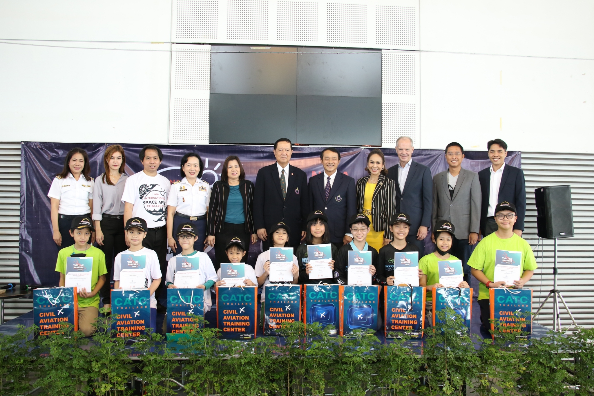 อนันดา ดีเวลลอปเม้นท์ แสดงความยินดีกับทีมเยาวชนที่ชนะการแข่งขันโดรนนานาชาติ รายการ Drone Odyssey Challenge 2020