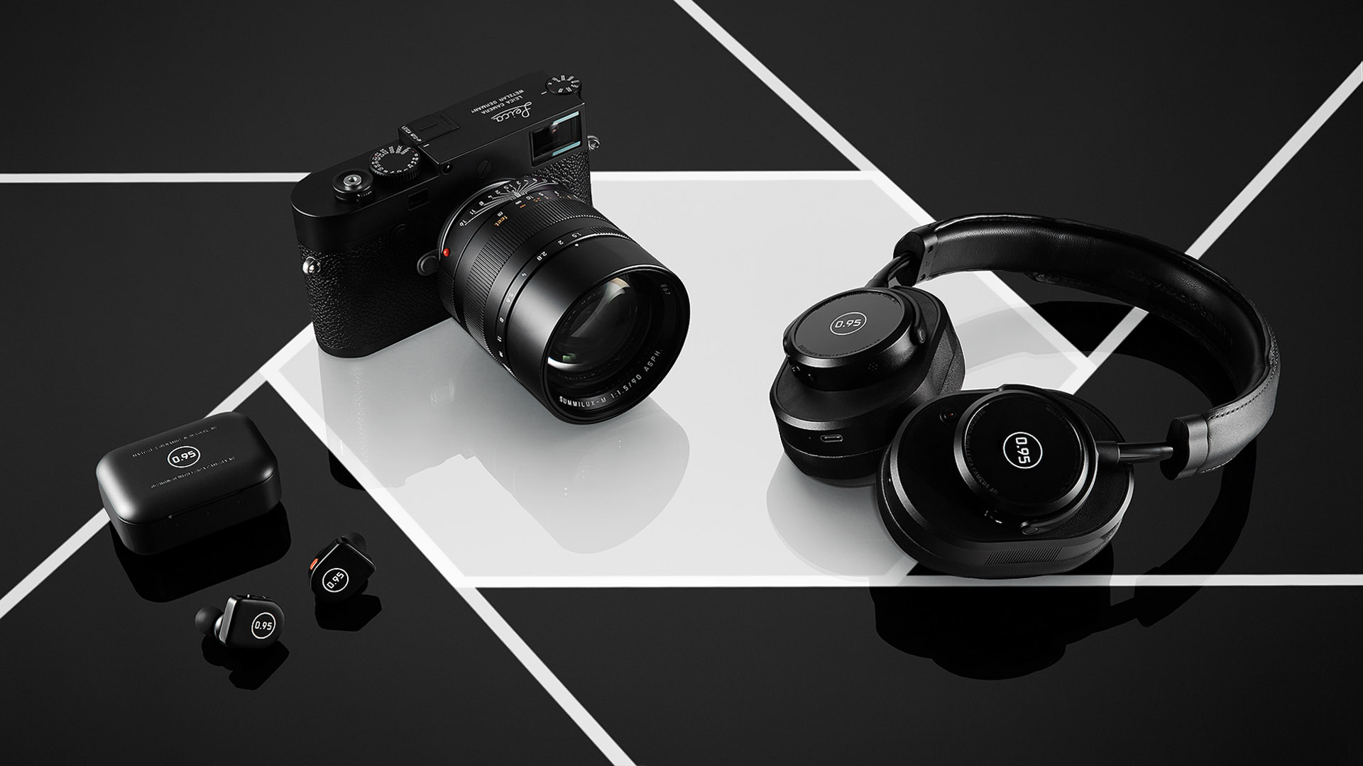 อาร์ทีบีฯ เดินหน้ารุกตลาดหูฟังไฮเอนด์ ส่ง Master Dynamic for 0.95 คอลเลคชั่นพิเศษที่ร่วมกับกล้อง Leica AG ผสานเทคโนโลยีเสียงแห่งอนาคต