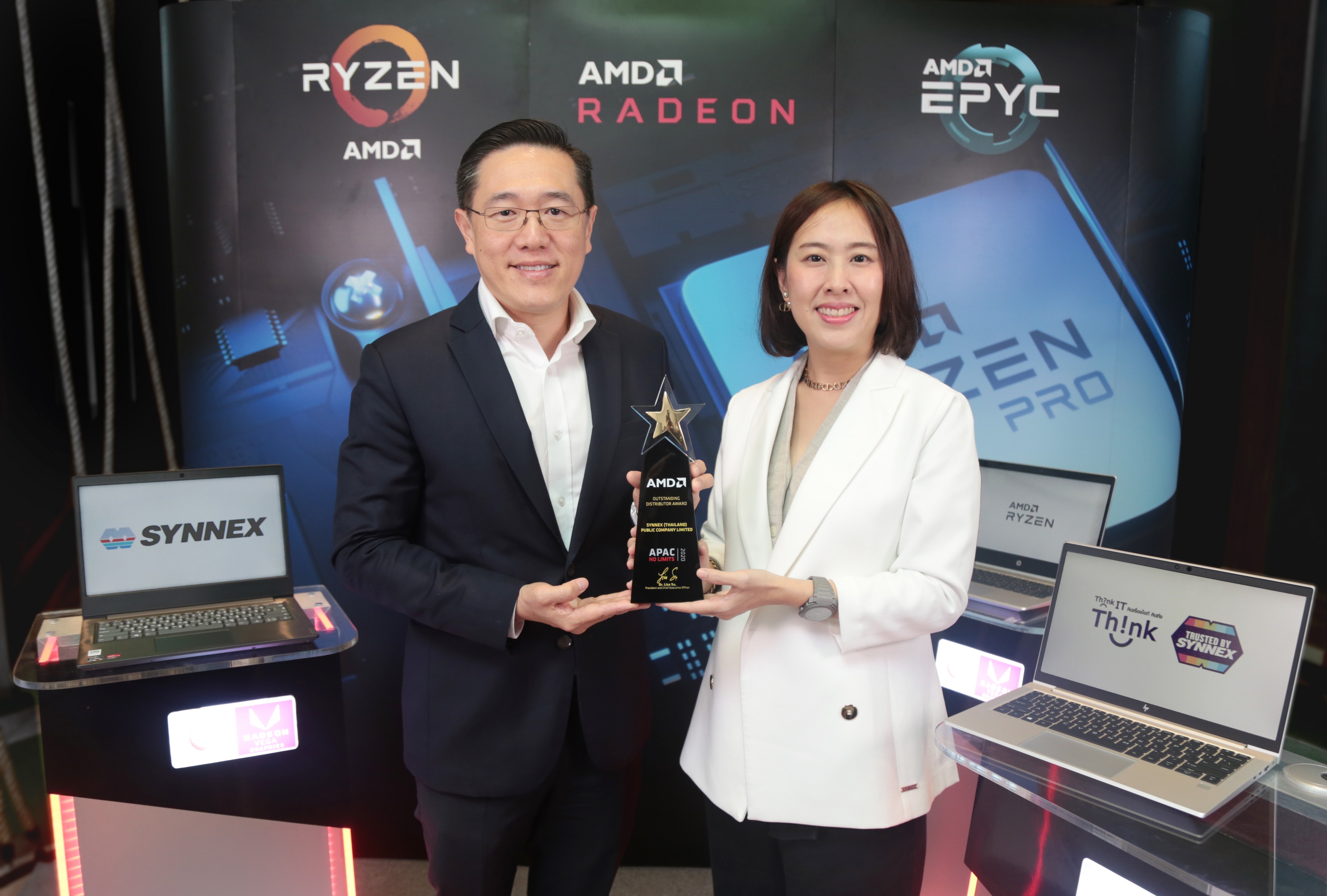 ซินเน็คฯ รับรางวัล Outstanding Distributor Award จาก AMD