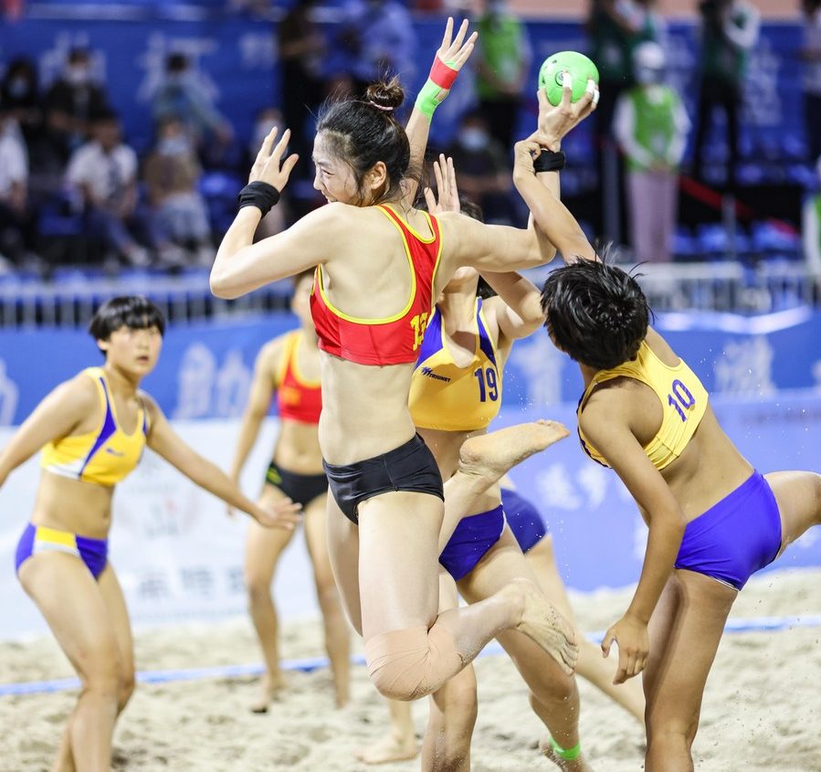Sanya Beach Handball Invitational Kicks off in Hainan