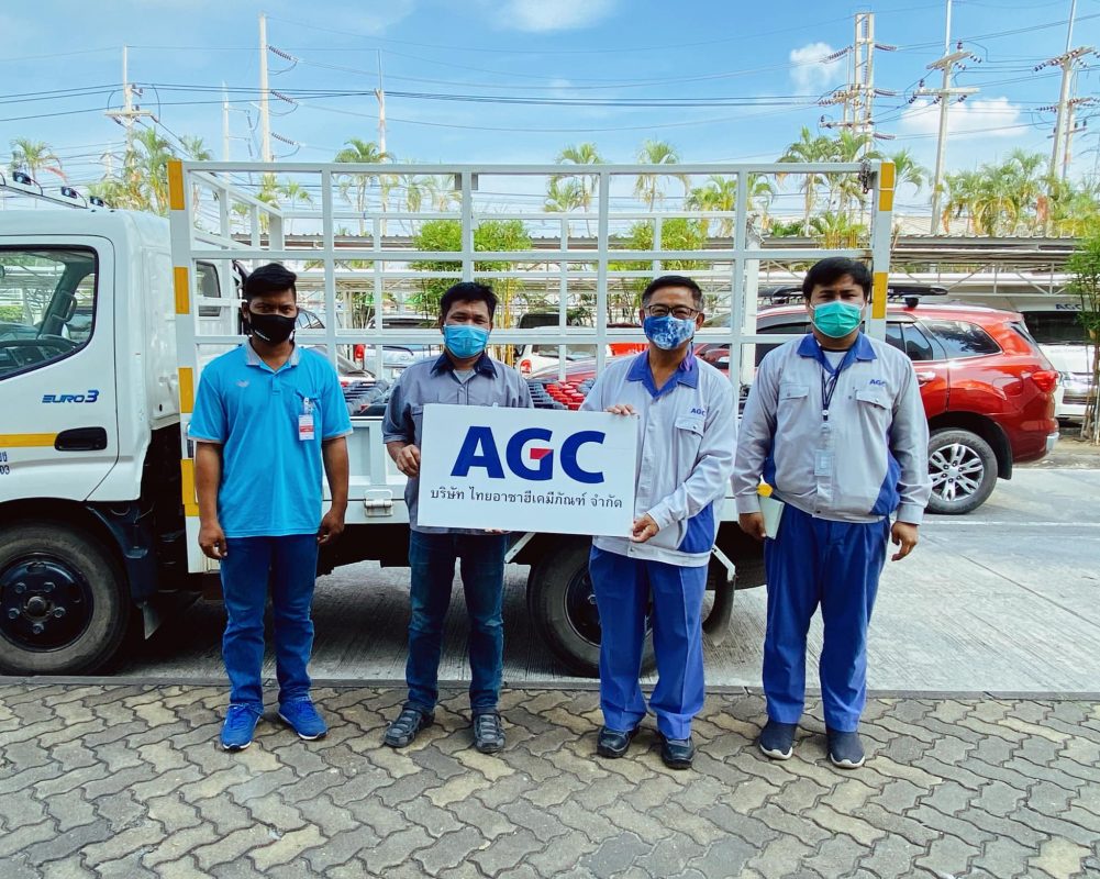 AGC ร่วมกับชาวระยองสู้ภัย Covid-19 สนับสนุนน้ำยาฆ่าเชื้อฉีดพ่นและทำความสะอาดพื้นที่ชุมชน